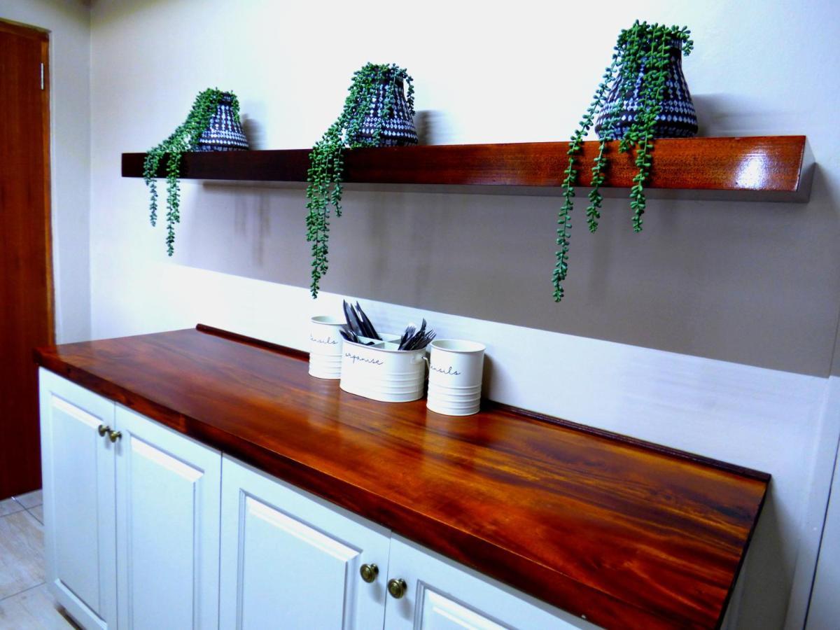The Ranch House At African Safari Lodge Grahamstown Buitenkant foto